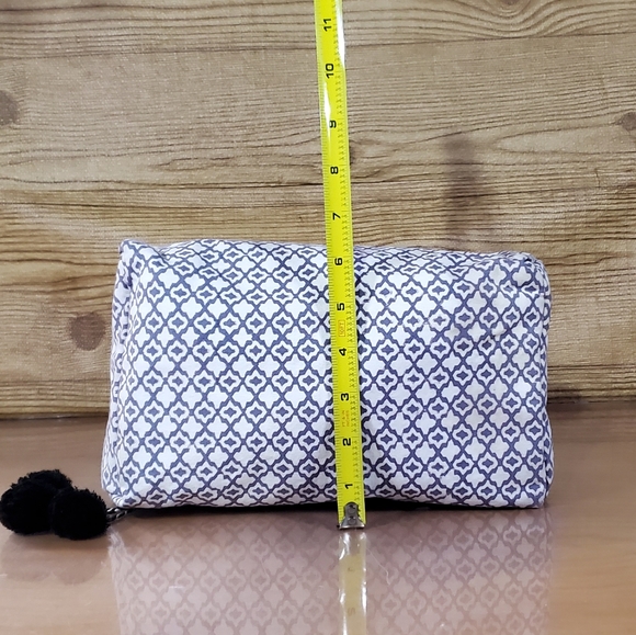 Cosmetic Bag - Picture 7 of 7